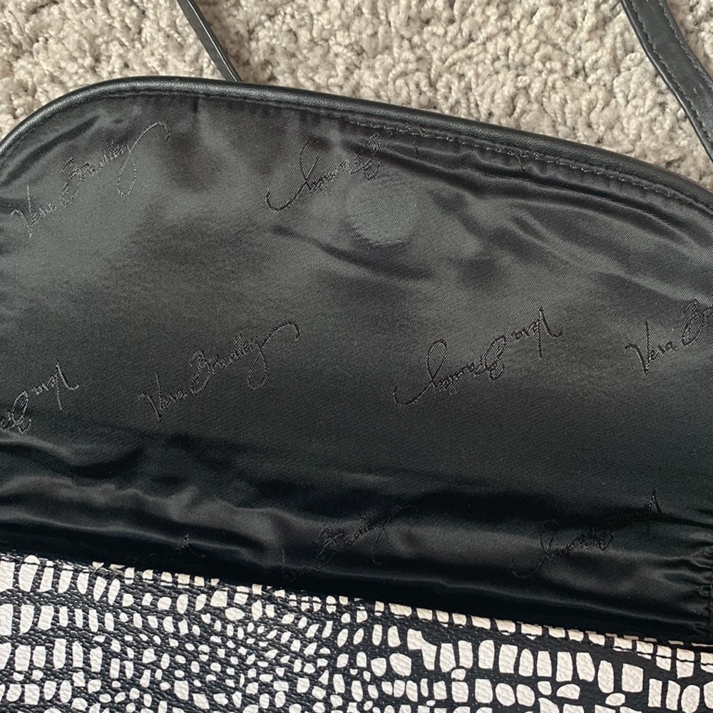 Vera Bradley Crossbody - Picture 10 of 16